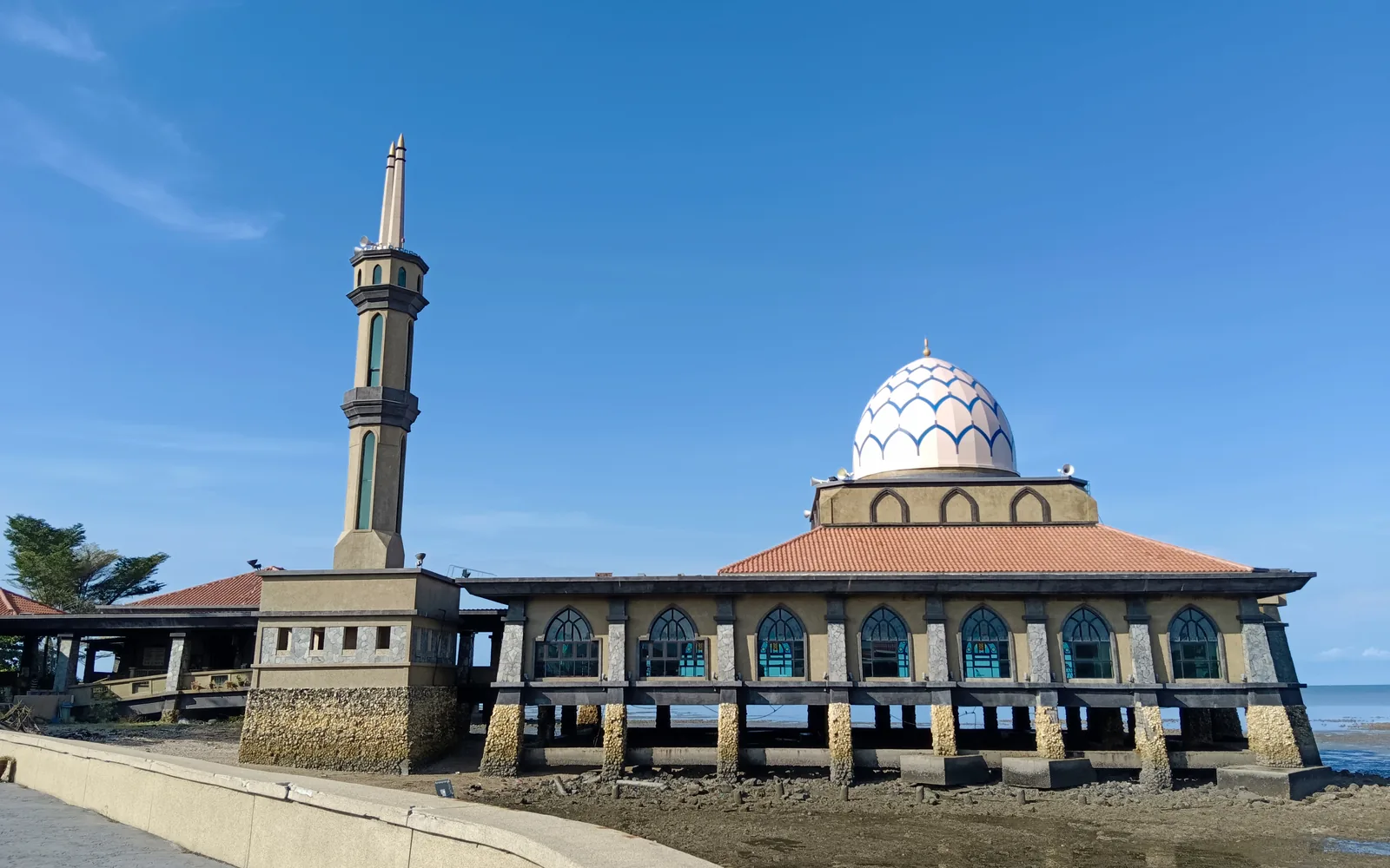The Al-Hussain floating mosque on the Langkawi waterfront, Malaysia — photo by goFLY founder Mahabub Alam Razu, August 2024